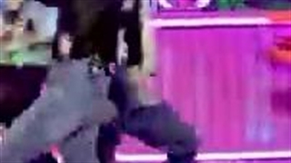 فنکم جیکوب jacob عضو دبویز the boyz در اجرای آهنگ lip gloss