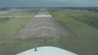 لحظه بی نظیر فرود هواپیما  در فرودگاه رشت