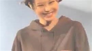 ریکشن جنی ب فنی ک تو کنسرت گریه میکرد عررر