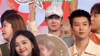 وقتی مدام میخنده برای عکس گرفتن