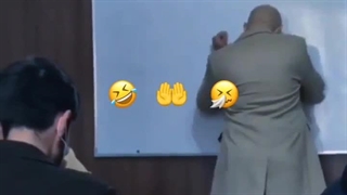 فقط اون تیکه که دستشو میزنه به تخته خخخ