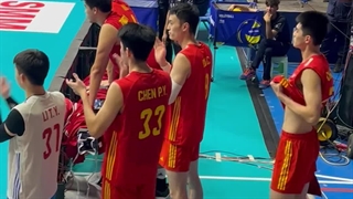 این چینی کیوت رو ببینید اخهه