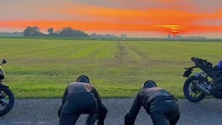 * فکر کن با دوستات سوار موتور برید همچین جایی.... هعی