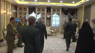 فیلم/ دیدار فرمانده نیروی زمینی عمان با سرلشکر باقری
