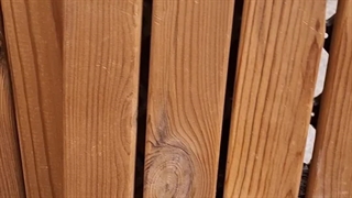 ترکیب بی‌نظیر تایل ترموود و چمن مصنوعی