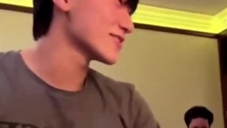 خیلی این سوت زدن و تقلید صدای سانی جذابه