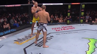 ناک اوت شان استریکلند توسط الکس پریرا در سال ۲۰۲۲