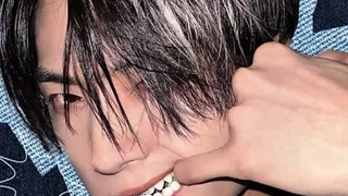 من الان درحال جیغ زدنم هنوز این پروفایل نارنجی ها یک روز نشده پروفایل جدید رسیدیم بریم عوض کنیم باز هیییی