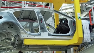 در کارخانه میلیارد دلاری که از ابتدا خودروهای جدید جگوار را تولید می کند - خط تولید