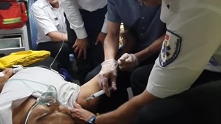 جا انداختن کتف در آمبولانس